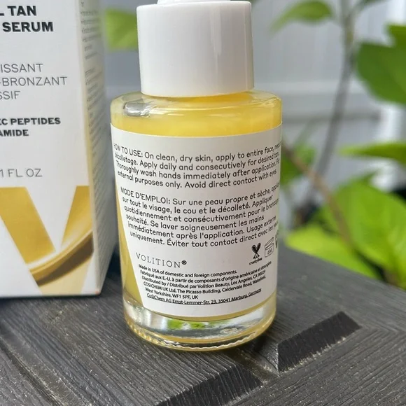 Volition - Getaway Glow - Gradual Tan Firming Facial Serum - Picture 8 of 10